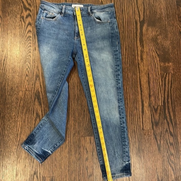 DL1961 Florence Instasculpt Cropped Jeans - Picture 8 of 10